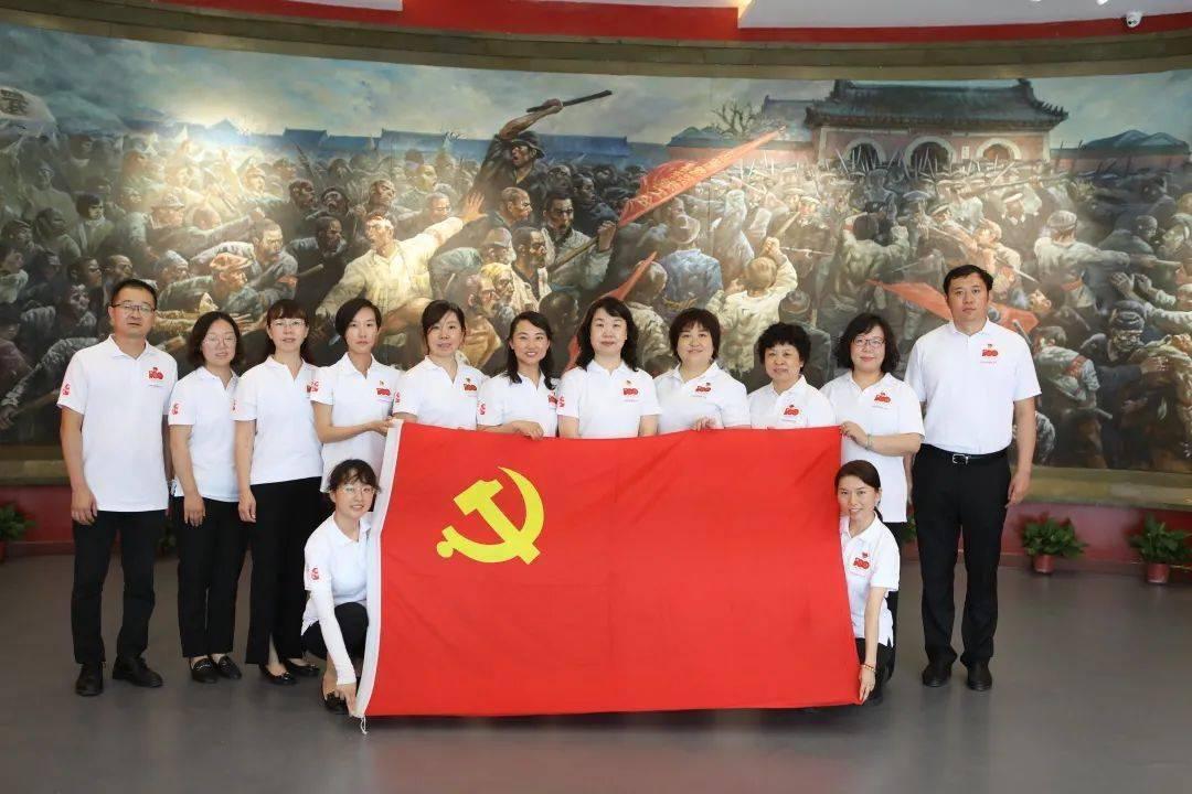 沙漠前行
